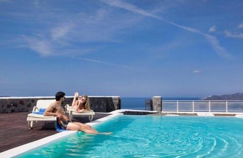 Megalochori Villa | Beautiful Santorini Villa 2 Bedroom Villa Panoramic Caldera Sea Views