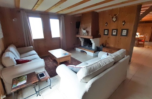 Verchaix Ski Chalet | Beautiful Savoyard chalet with view