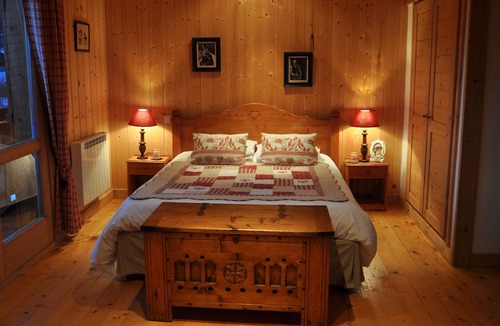 Verchaix Ski Chalet | Beautiful Savoyard chalet with view