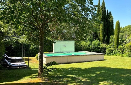Est Villa | Beautiful Villa with pool at 15mm to walk from the center