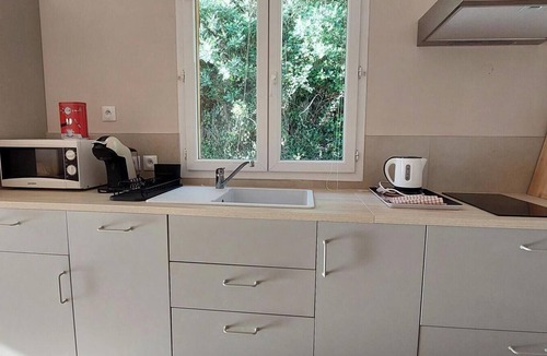 Besse-sur-Issole House | Bed and breakfast with breakfast included, in Besse sur Issole.