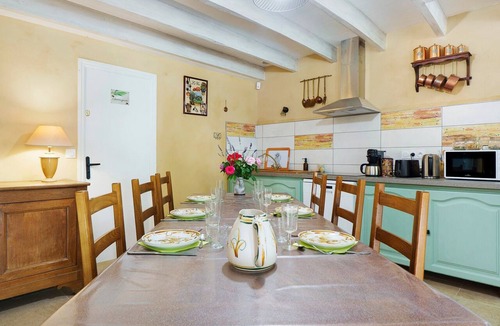 Rhone Crussol Bed & Breakfast | Bed and Breakfast 'Chambre Chataignier Avec Piscine' with Mountain View, Shared Pool and Wi-Fi