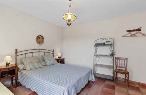 Carces Bed & Breakfast | Bed and Breakfast 'La Fenière' with Shared Pool, Shared Terrace and Wi-Fi