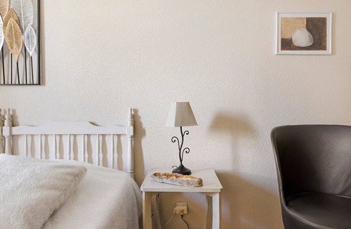Huriel Bed & Breakfast | Bed and Breakfast 'Les Malvaux - Chambre Marron' with Shared Pool, Shared Terrace and Wi-Fi