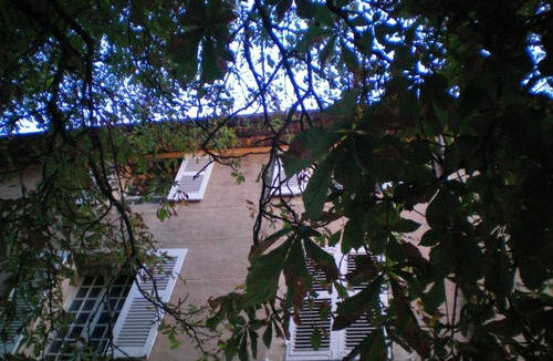Brignoles Bed & Breakfast | Bed and Breakfast 'Suite Supérieure' with Mountain View, Shared Pool and Wi-Fi