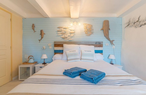Sainte-Croix-du-Verdon Bed & Breakfast | Bed and Breakfast 'Océan' with Lake View, Wi-Fi and Air Conditioning