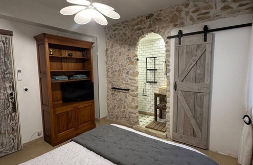 Brantes Bed & Breakfast | Bed & Breakfast “La Lisière” with Mountain View, Wi-Fi and Air Conditioning