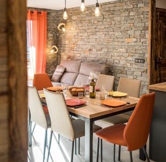 Saint-Sorlin-d'Arves Apartment | Bel appartement 6 personnes avec deux terrasses ensoleillées au coeur du village