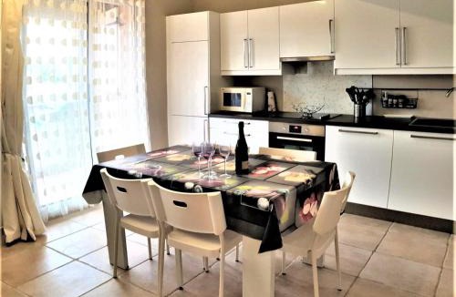 Sainte-Maxime Apartment | Bel appartement proche plage, climatisé, parking sécurisé - FR-1-226-427