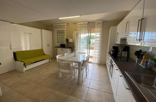 Sainte-Maxime Apartment | Bel appartement proche plage, climatisé, parking sécurisé - FR-1-226-427