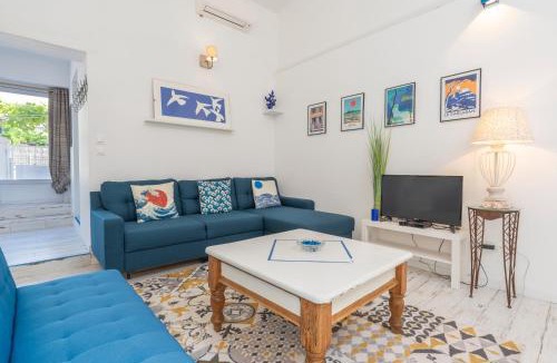 Le Brusc House | Belle Maison Bleu Azur