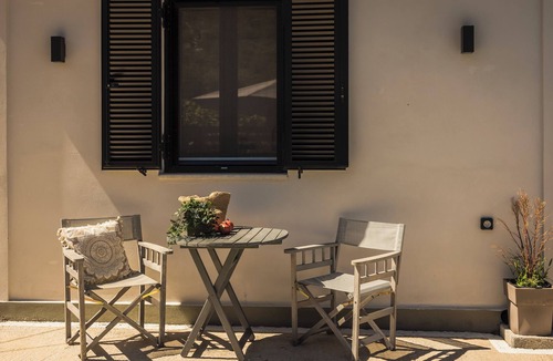 Aetos House | Berthina House