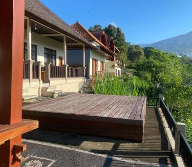 Menanga House | BESAKIH HOMESTAY