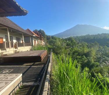 Menanga House | BESAKIH HOMESTAY