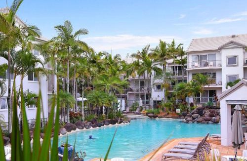 Miami Apartment | Best Tropical Luxury Lagoon Resort in Gold Coast !