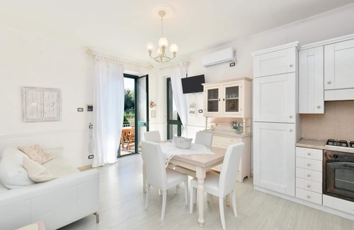 Santa Maria di Castellabate Villa | Biancolilla Apartment with terrace and sea view