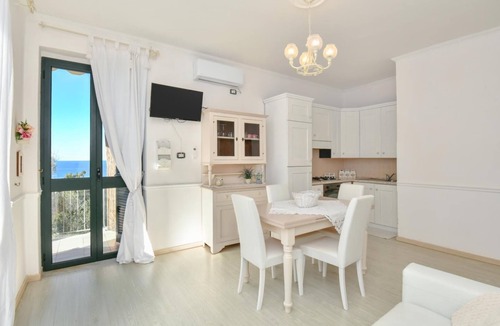 Santa Maria di Castellabate Villa | Biancolilla Apartment with terrace and sea view