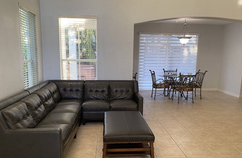 Tamiami House | Big/Beautiful in the heart of Miami with Jacuzzi