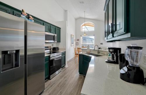 Kissimmee House | Bikini Bottom - 4 bed Disney pool home