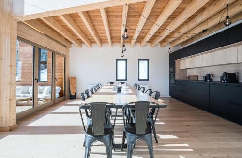 Fontcouverte-la-Toussuire Ski Chalet | Black Arves