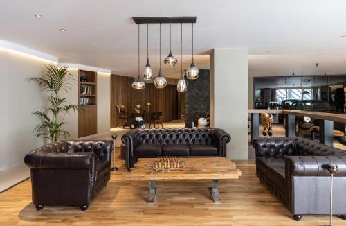 Glyfada Villa | Black Rock Villa