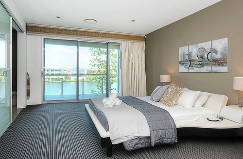 Broadbeach Waters House | Bliss On Waterview