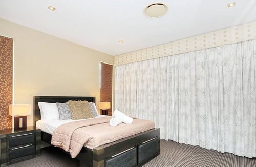 Broadbeach Waters House | Bliss On Waterview