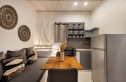Drios Hotel | Blue Waves Suites & Apartments To Kyma