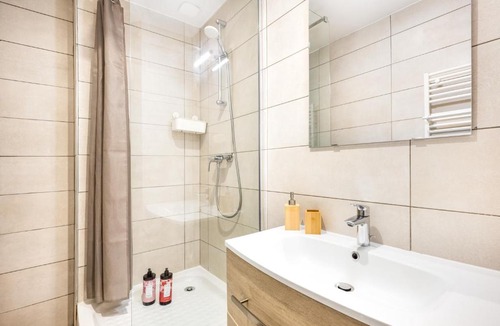 Les Cordeliers Apartment | BnGo I Le Spacieux Hypercentre I 8p, 4ch, 2sdb, 2ème étage sans ascenseur