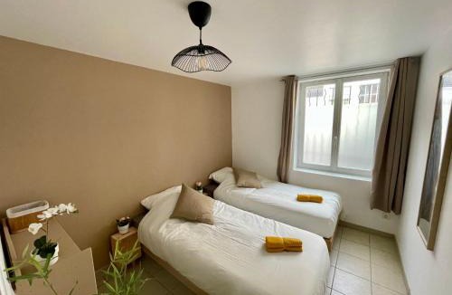 Republique - Tolstoi House | BnGo I Maison Mimosa I Jardin, 3 chambres, 9 personnes