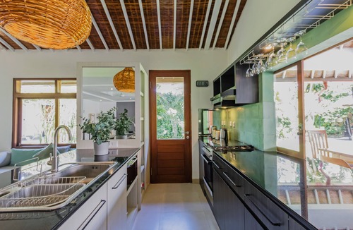 Laksmana Villa | BRAND NEW 5 BR with Enclosed Living 2 mins to Eat Street