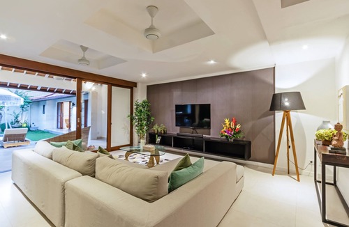 Laksmana Villa | BRAND NEW 5 BR with Enclosed Living 2 mins to Eat Street