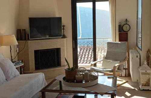 Delfoi Apartment | Breathe in Delphi - Spacious 3BR Apartment with View