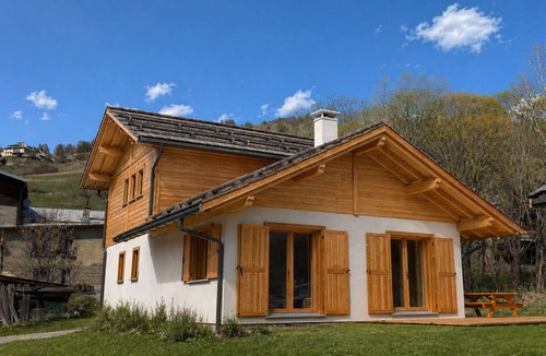 Molines-en-Queyras Ski Chalet | Breathe in the Queyras: cosy chalet, nature & great comfort, up to 8 people.