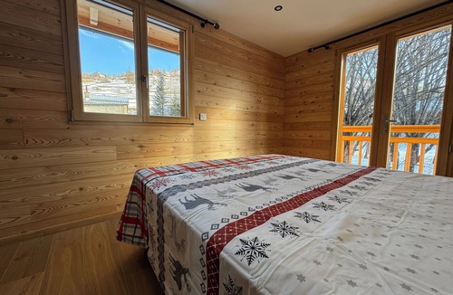 Molines-en-Queyras Ski Chalet | Breathe in the Queyras: cosy chalet, nature & great comfort, up to 8 people.