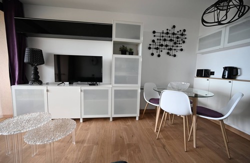 La Croix des Gardes Apartment | Breathtaking. Cannes