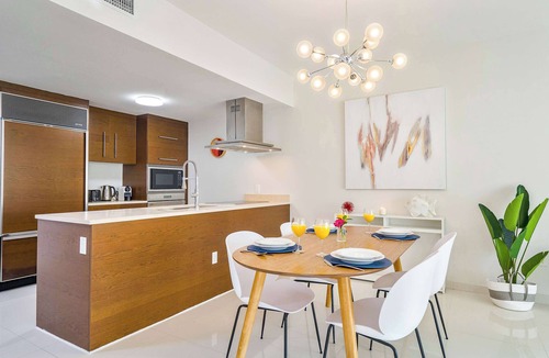 Downtown Miami Apartment | Brickell Open-Concept Suite | Dedicated Workspace