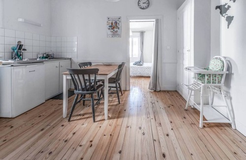 Champ-Capelet Apartment | Bright and quiet apartment, free parking