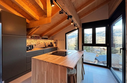 Samoens Apartment | Bright apartment panoramic view - 10 guests
