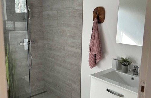 Seillans Apartment | Bright, brand-new apartment close to the town center.