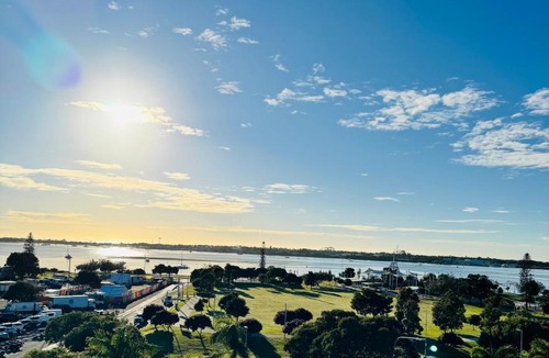 Southport Apartment | Broadwater Parklands Gold Coast- Ocean View