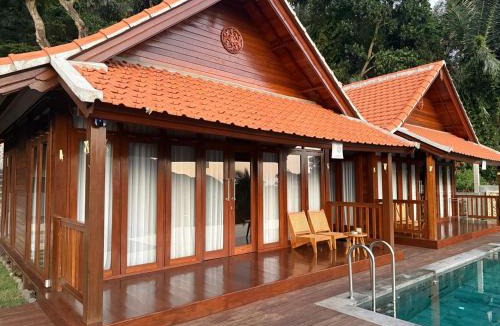 Tenganan Cabin | Bukit Kembang Sari