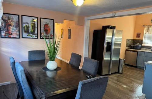 East Ybor House | Bungalow/Walking distance/Historic Ybor (2210)