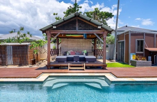 Burleigh Waters House | Burleigh Beach Oasis, Pool, 500m to Beach