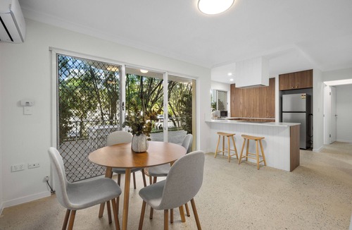 Burleigh Heads Apartment | Burleigh Breeze 2 Bed Beach Walk