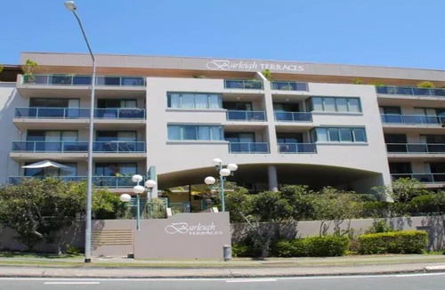 Burleigh Heads Apartment | Burleigh Terraces 34, In the Heart of Burleigh