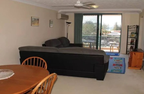 Burleigh Heads Apartment | Burleigh Terraces 34, In the Heart of Burleigh