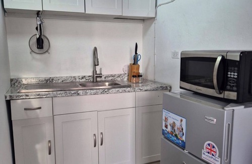 Falmouth Apartment | Burwood Breeze Retreat AC + WiFi + Hot water