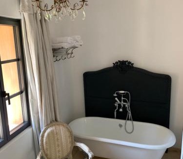 Ansouis Bed & Breakfast | Côté Ansouis