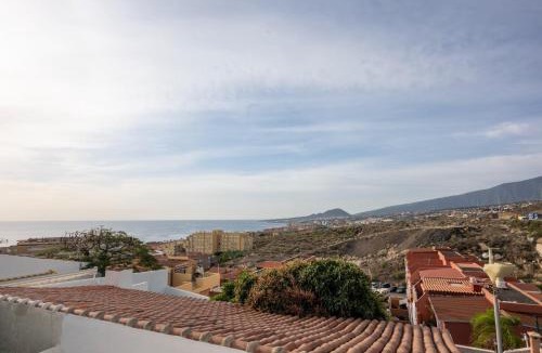 Las Caletillas House | Calala House with huge terrace